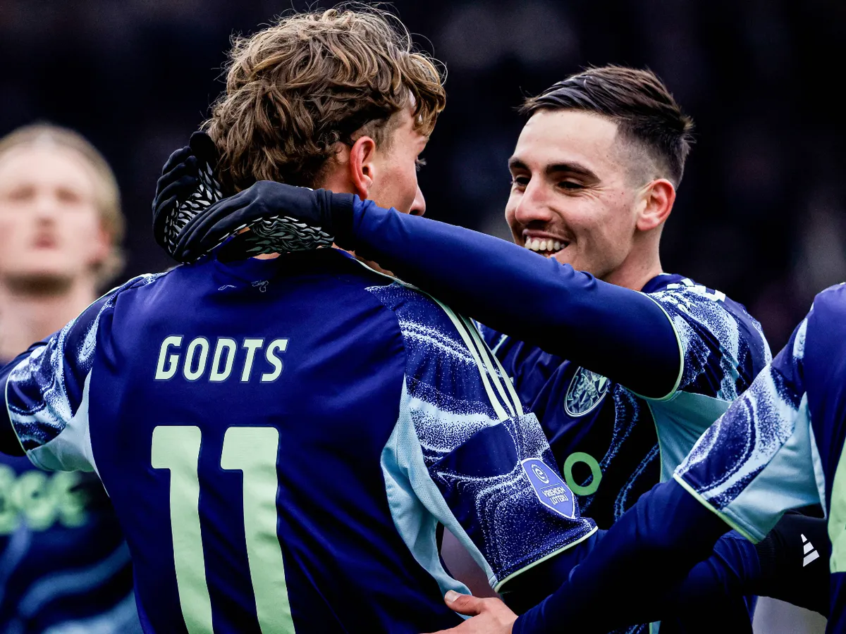 Ajax Berburu Kemenangan di Markas AZ Alkmaar